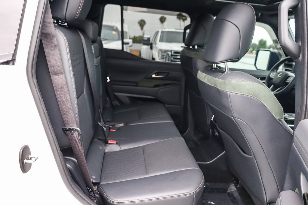 Used 2025 Lexus GX 550 AWD/4WD image 20