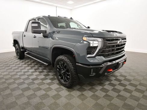 Used 2025 Chevrolet Silverado 3500 LTZ w/ Trail Boss Package AWD/4WD image 10