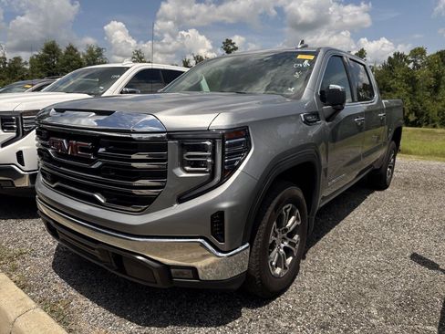 Used 2025 GMC Sierra 1500 SLT RWD image 4