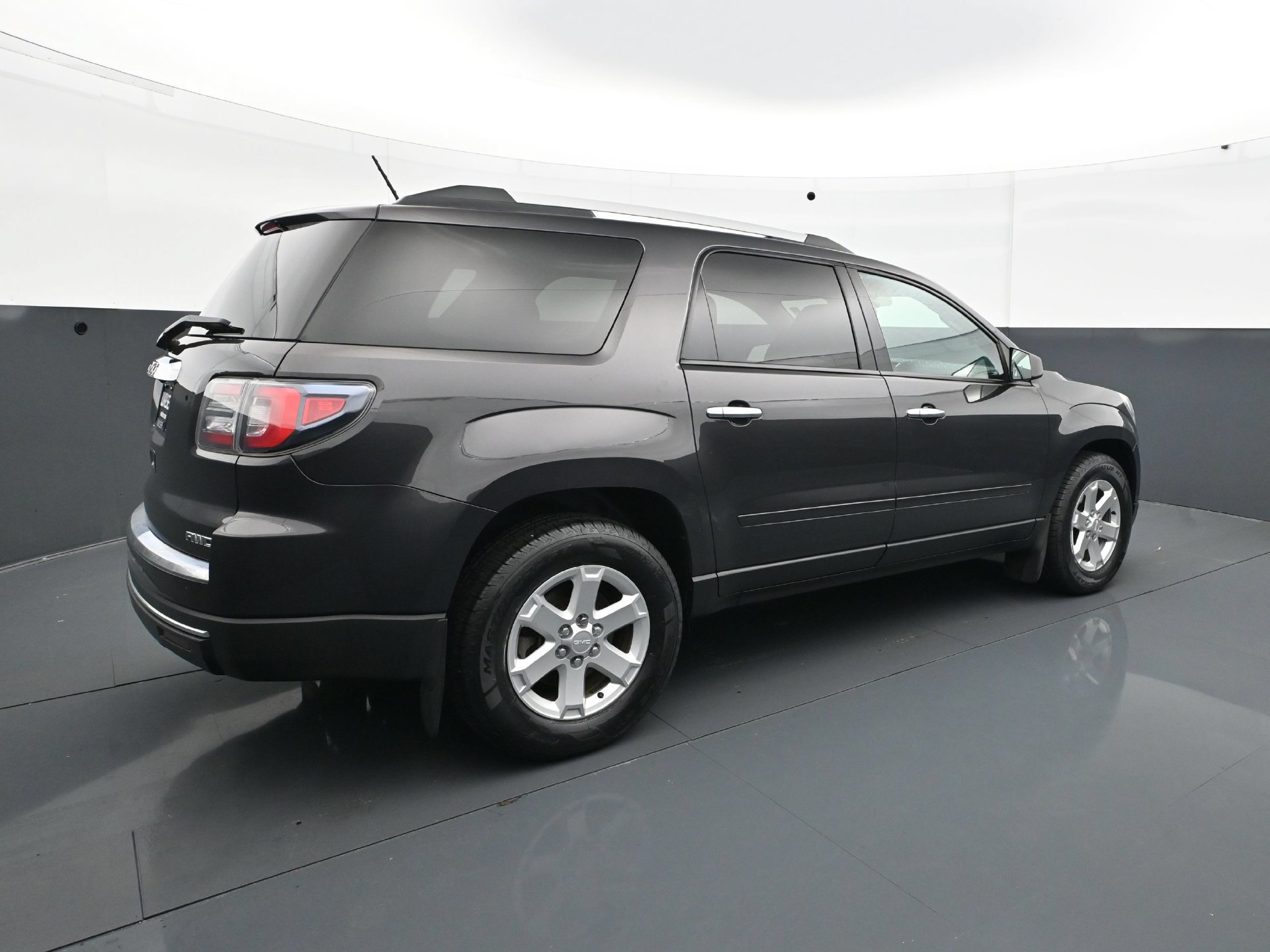 Used 2015 GMC Acadia SLE AWD/4WD image 7