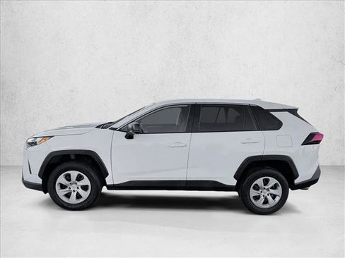 Used 2024 Toyota RAV4 LE AWD/4WD image 4