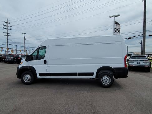 New 2024 RAM ProMaster 3500 w/ Cold Weather Group image 5