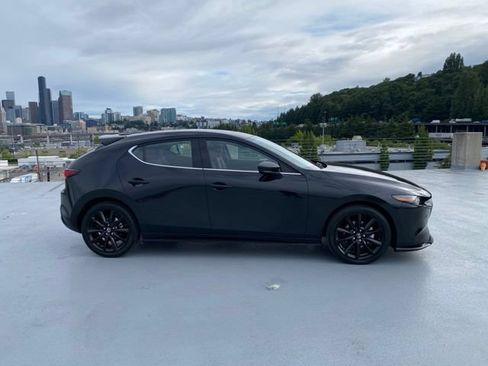 Used 2023 MAZDA MAZDA3 Hatchback w/Premium Plus Pkg AWD/4WD image 2