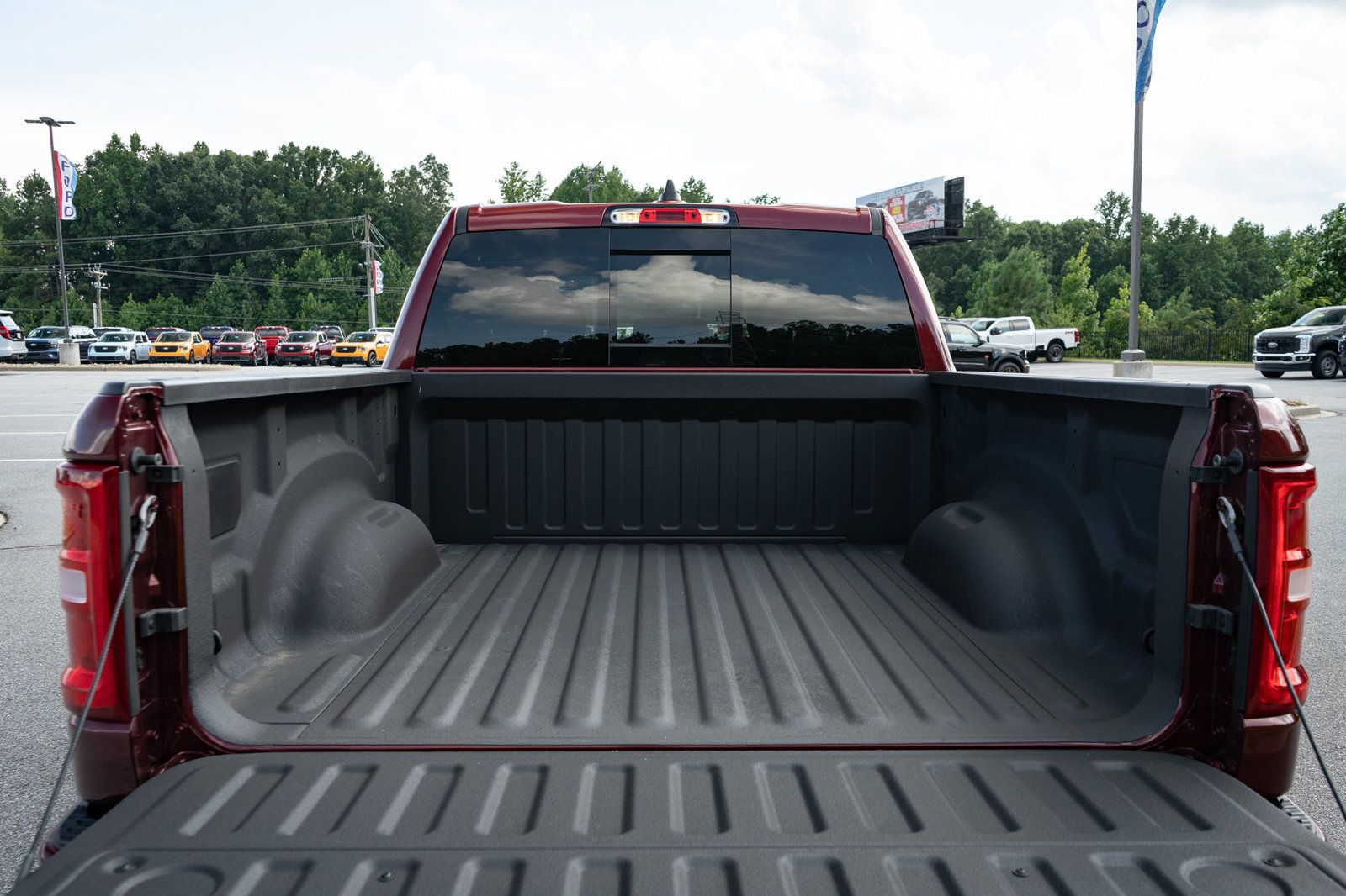 Used 2025 RAM 1500 Big Horn AWD/4WD image 9