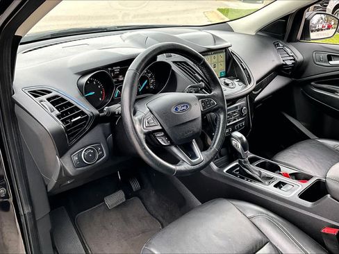 Used 2019 Ford Escape Titanium image 17