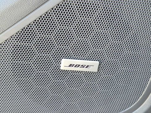 Used 2020 Chevrolet Bolt Premier w/ Infotainment Package FWD image 27