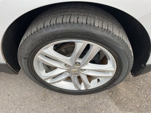 Used 2021 Chevrolet Equinox Premier AWD/4WD image 16