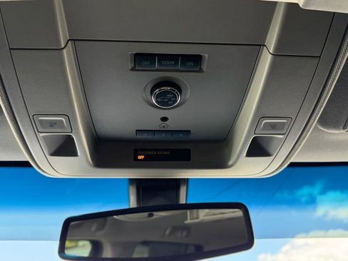 Used 2018 Cadillac Escalade ESV 2WD image 53