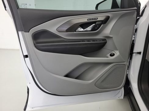 Used 2024 GMC Terrain SLT FWD image 20