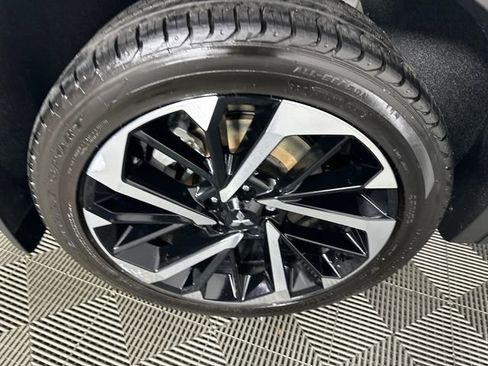 Used 2023 Mitsubishi Outlander SE AWD/4WD image 10