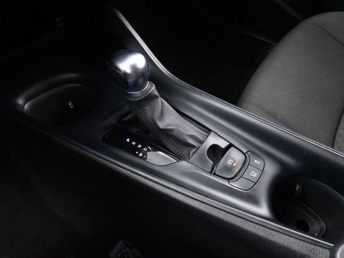 Used 2020 Toyota C-HR LE FWD image 31