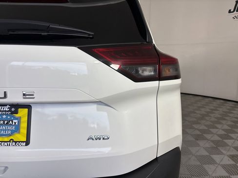 Used 2023 Nissan Rogue S image 32