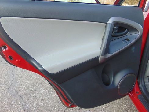 Used 2008 Toyota RAV4 Limited image 20