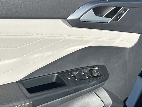 New 2026 Volkswagen Taos SEL image 22