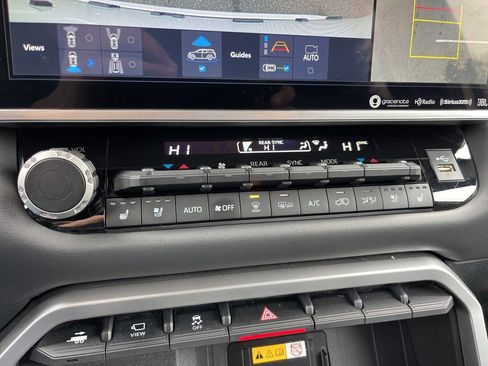 Used 2024 Toyota Sequoia Platinum image 17