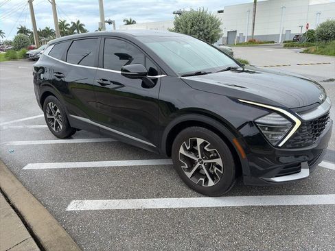 Used 2024 Kia Sportage EX FWD image 7