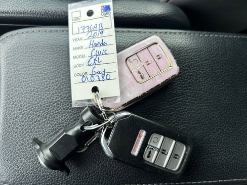 Used 2019 Honda Civic EX-L image 17