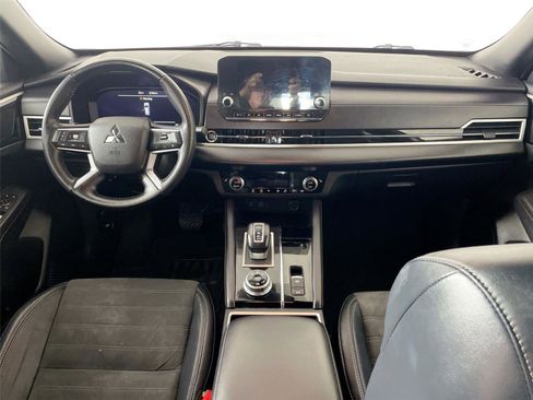 Used 2023 Mitsubishi Outlander SE Black Edition image 21