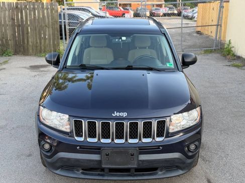 Used 2011 Jeep Compass Latitude w/ Sun/Sound Group AWD/4WD image 2