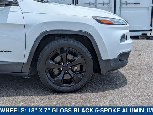 Used 2015 Jeep Cherokee Latitude w/ Comfort/Convenience Group FWD image 12
