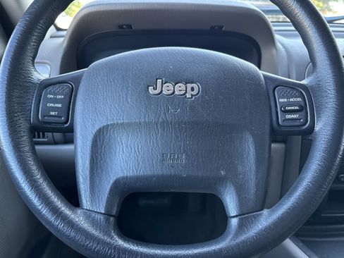 Used 2003 Jeep Grand Cherokee Laredo AWD/4WD image 16