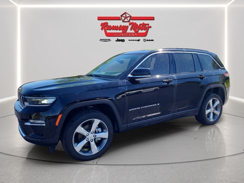 Used 2024 Jeep Grand Cherokee Limited AWD/4WD image 1