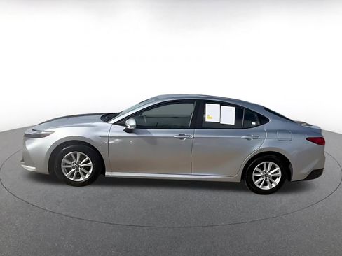Used 2025 Toyota Camry LE image 8