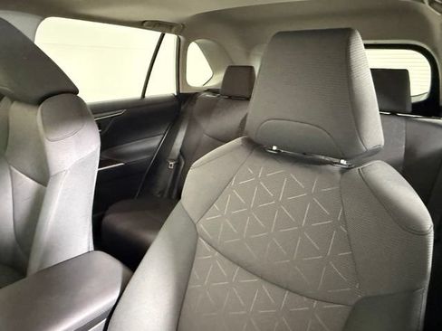 Used 2019 Toyota RAV4 XLE AWD/4WD image 32