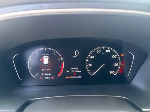 Used 2023 Honda Pilot LX image 12