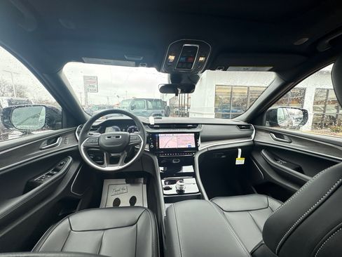 New 2026 Jeep Grand Cherokee L Limited w/ Limited Altitude Package image 12