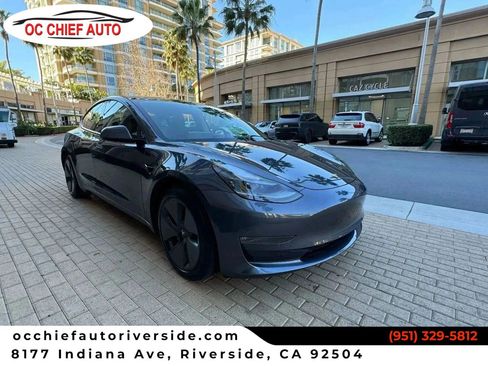 Used 2023 Tesla Model 3 Standard Range image 1