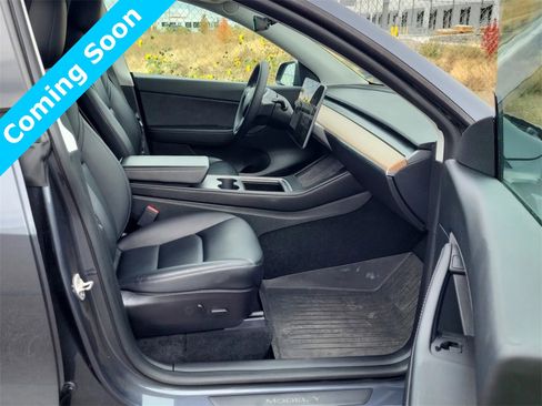 Used 2021 Tesla Model Y Long Range image 10
