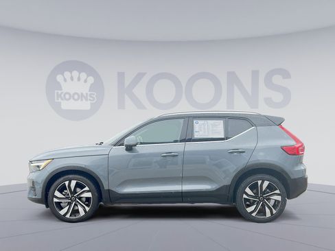 Certified 2023 Volvo XC40 B5 Ultimate w/ Protection Package Premier image 2