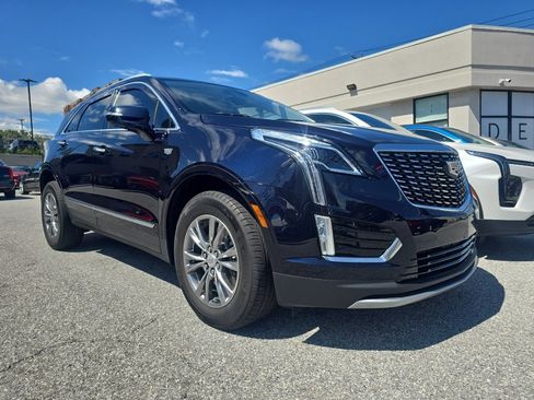Used 2022 Cadillac XT5 Premium Luxury FWD image 2