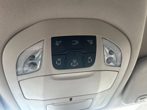 Used 2023 Chrysler Pacifica Touring-L FWD image 28
