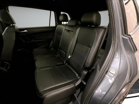 Used 2020 Volkswagen Tiguan SE R-Line image 22