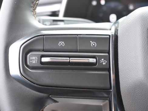 Used 2025 GMC Canyon AT4 image 19