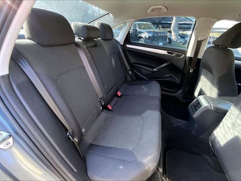 Used 2017 Volkswagen Passat 1.8T S image 20