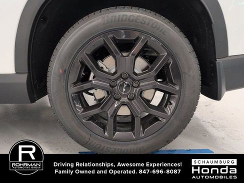 New 2025 Honda Pilot Touring image 5