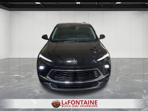 Certified 2024 Buick Encore GX Preferred w/ Comfort Package image 3