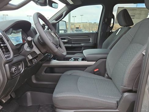 New 2026 RAM 3500 Big Horn AWD/4WD image 4