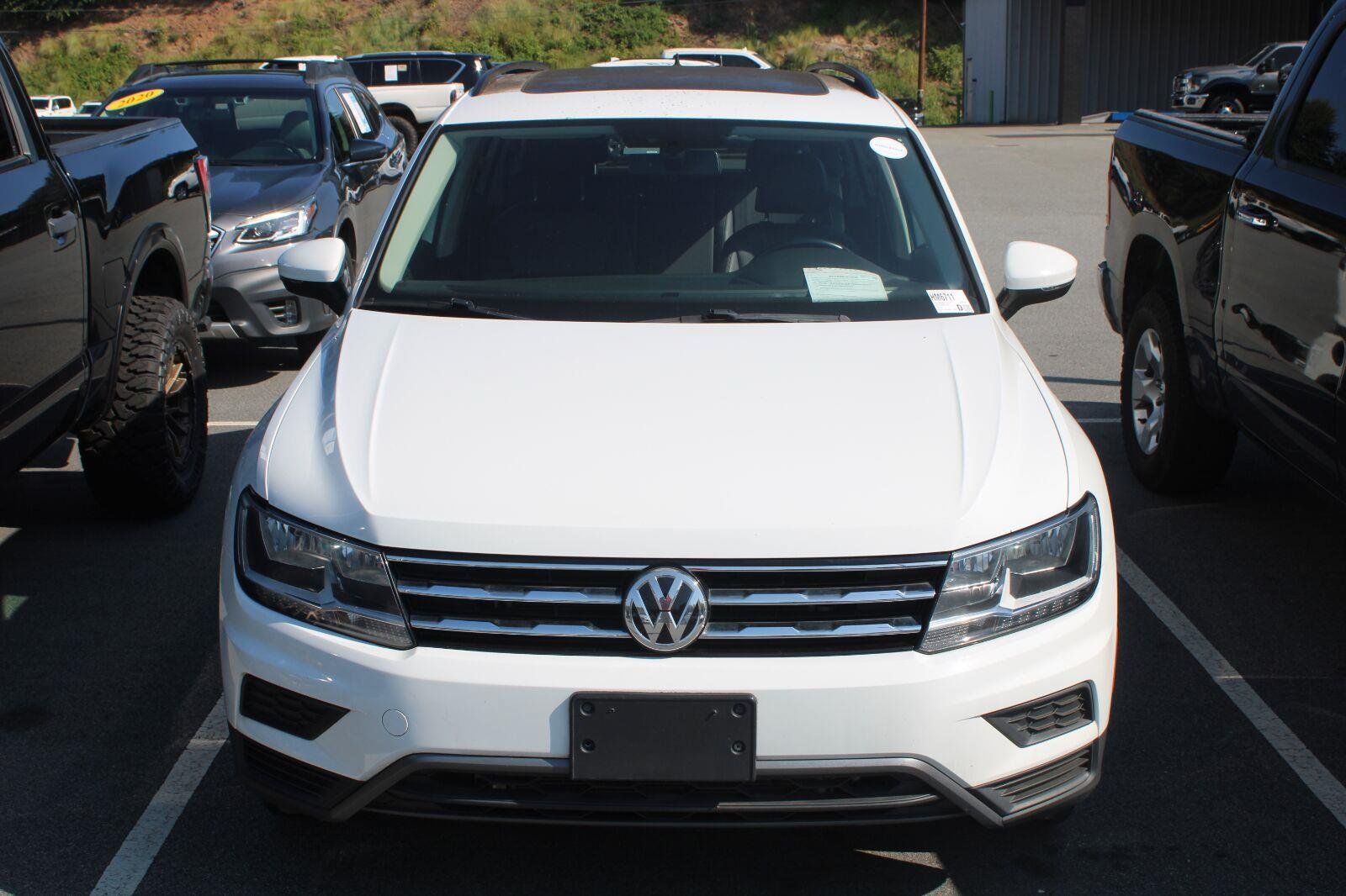 Used 2019 Volkswagen Tiguan SE w/ Panoramic Sunroof Package AWD/4WD image 2