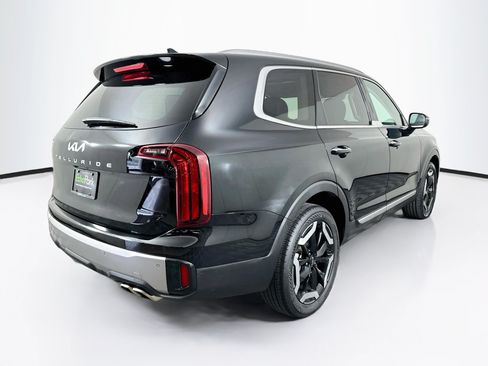 Used 2025 Kia Telluride S FWD image 9