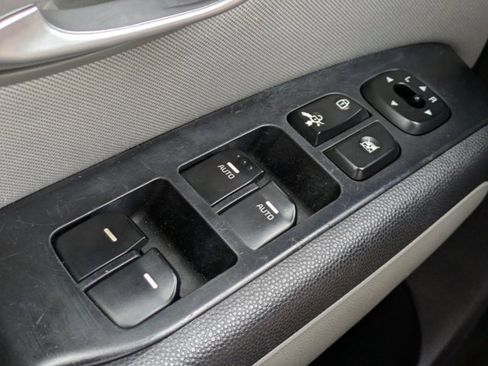 Used 2015 Kia Soul + image 19