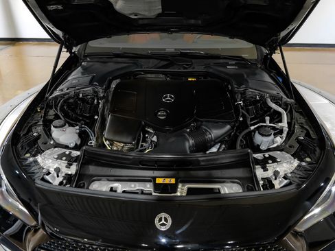 Used 2024 Mercedes-Benz CLE 300 4MATIC Coupe image 39