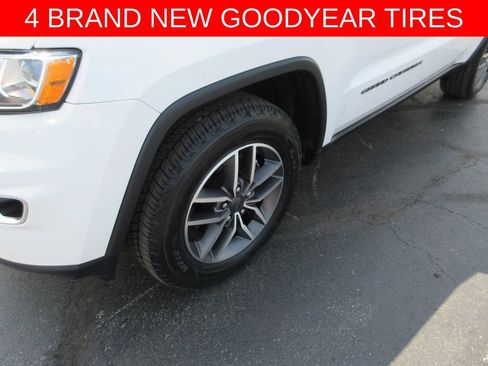 Used 2020 Jeep Grand Cherokee Limited AWD/4WD image 3