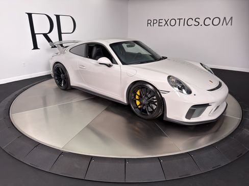 Used 2018 Porsche 911 GT3 RWD image 11