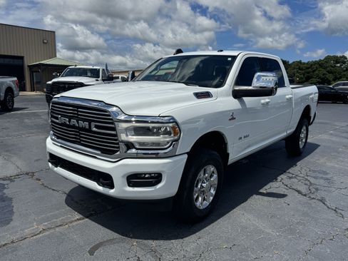 Used 2024 RAM 2500 Laramie AWD/4WD image 2