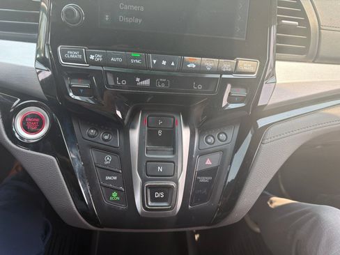 Used 2019 Honda Odyssey Elite image 3