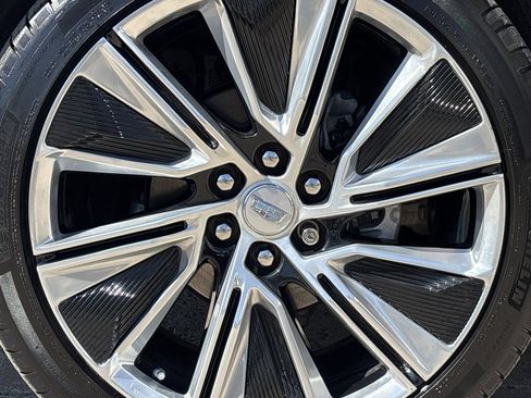 Used 2024 Cadillac Lyriq Luxury w/ LPO, Floor Liner Package image 18